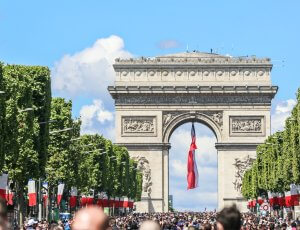 Headless commerce revolution Bastille Day Paris